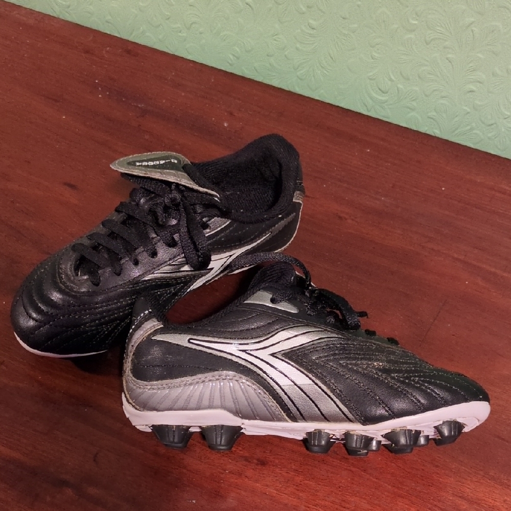 Diadora Black and Silver Soccer Cleats Size 12.5